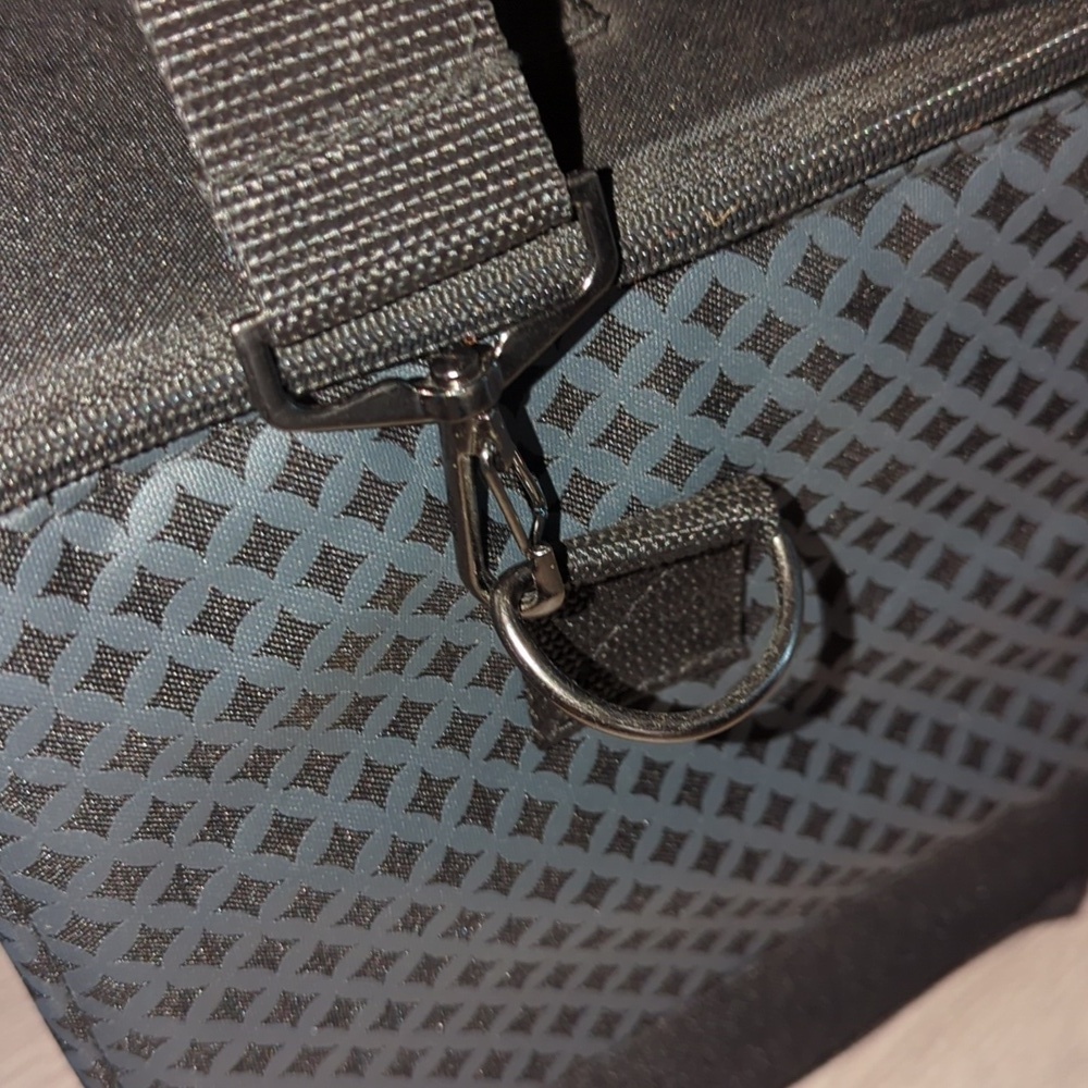 Premier Heavy Duty Nice Travel Bag - Picture 4 of 7